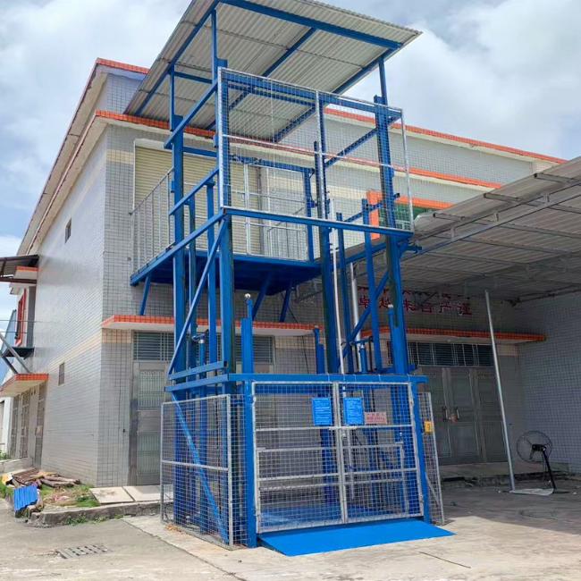 恩施建材厂室外升降货梯安装